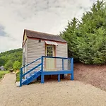 Ideally Located Asheville Tiny Home With Fire Pit
