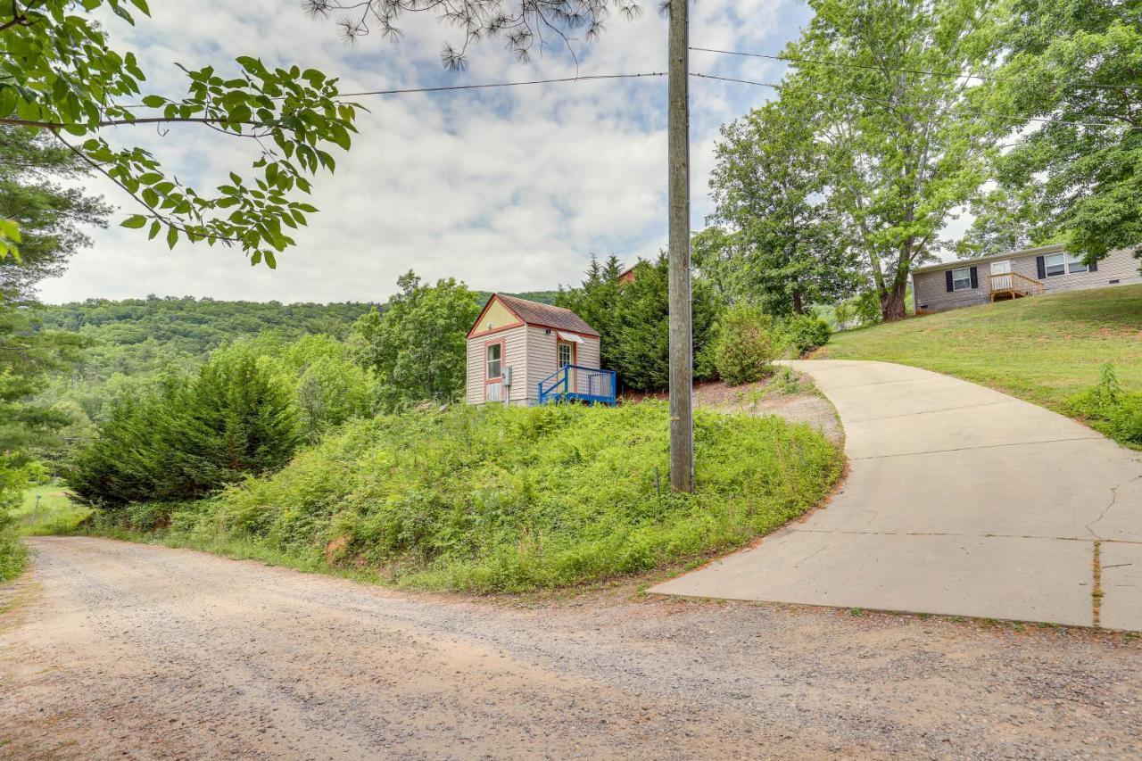 Ideally Located Tiny With Fire Pit Asheville